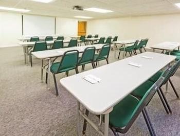 Super 8 By Wyndham Dayton S Area Oh 2*