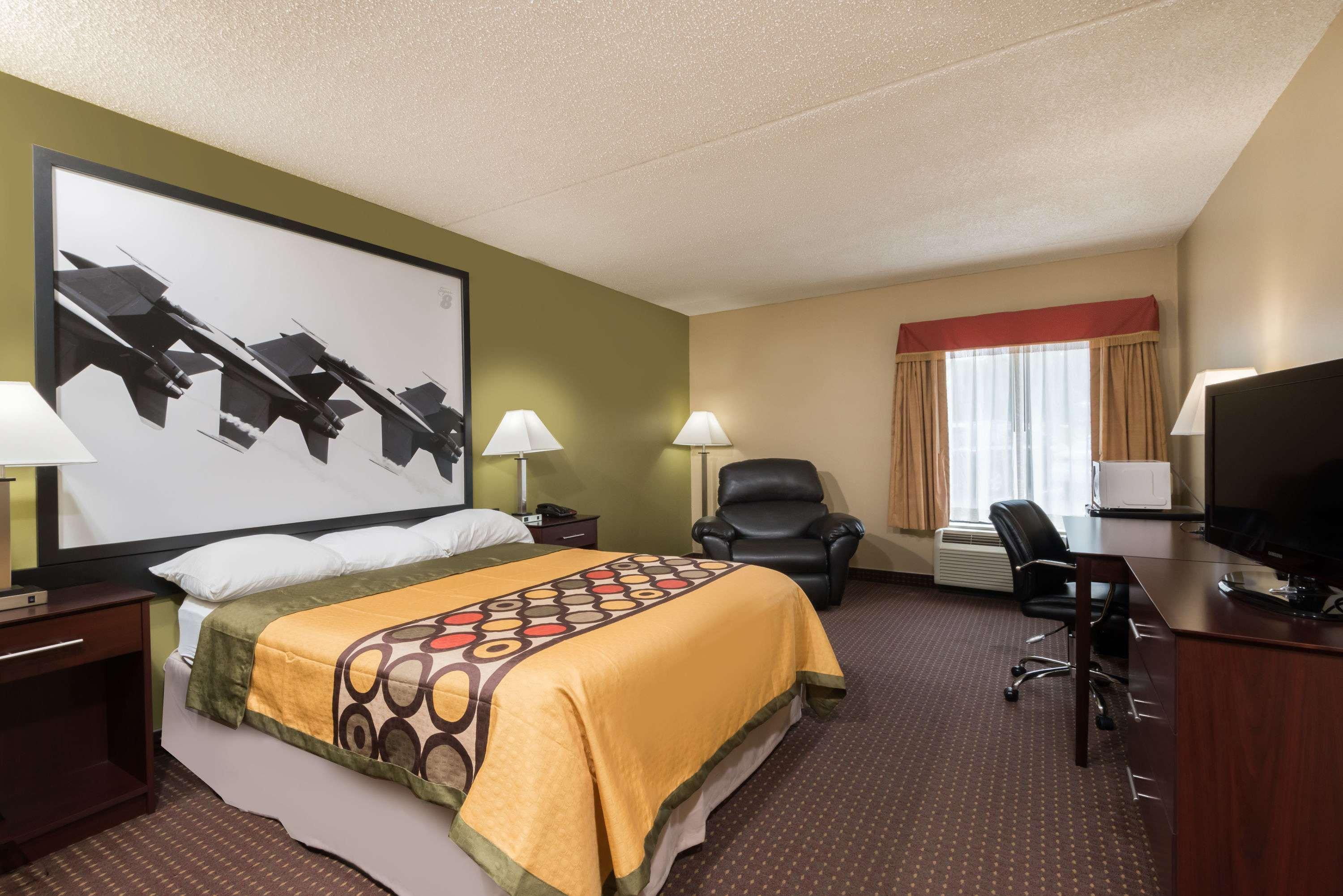 Super 8 By Wyndham Dayton S Area Oh Hotel