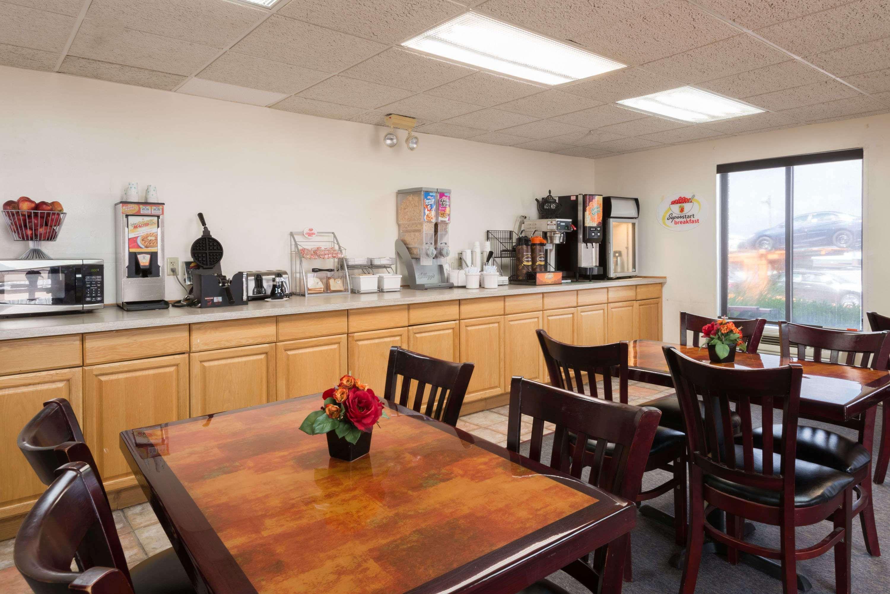Super 8 By Wyndham Dayton S Area Oh Hotel 2*