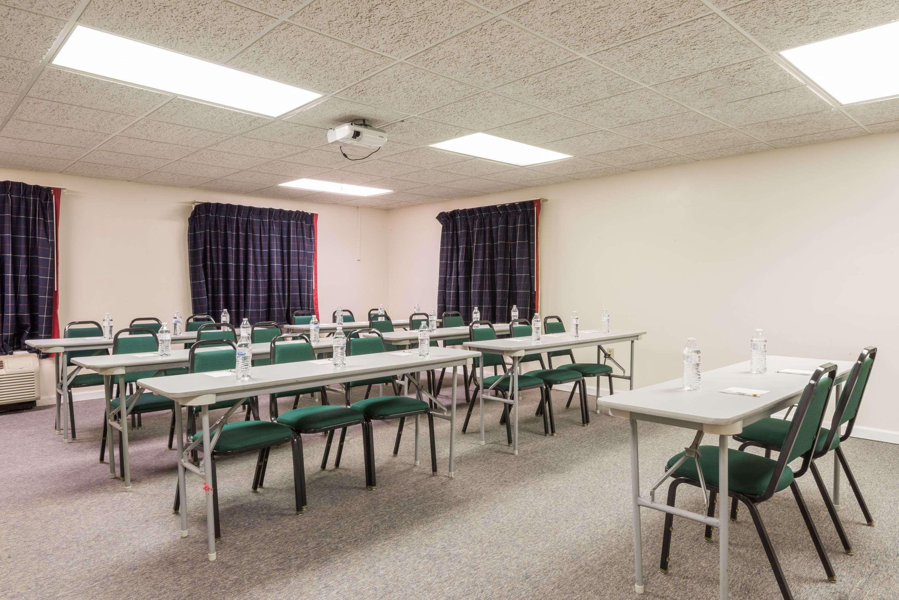 Super 8 By Wyndham Dayton S Area Oh
