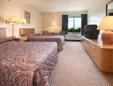 Super 8 By Wyndham Dayton S Area Oh Hotel