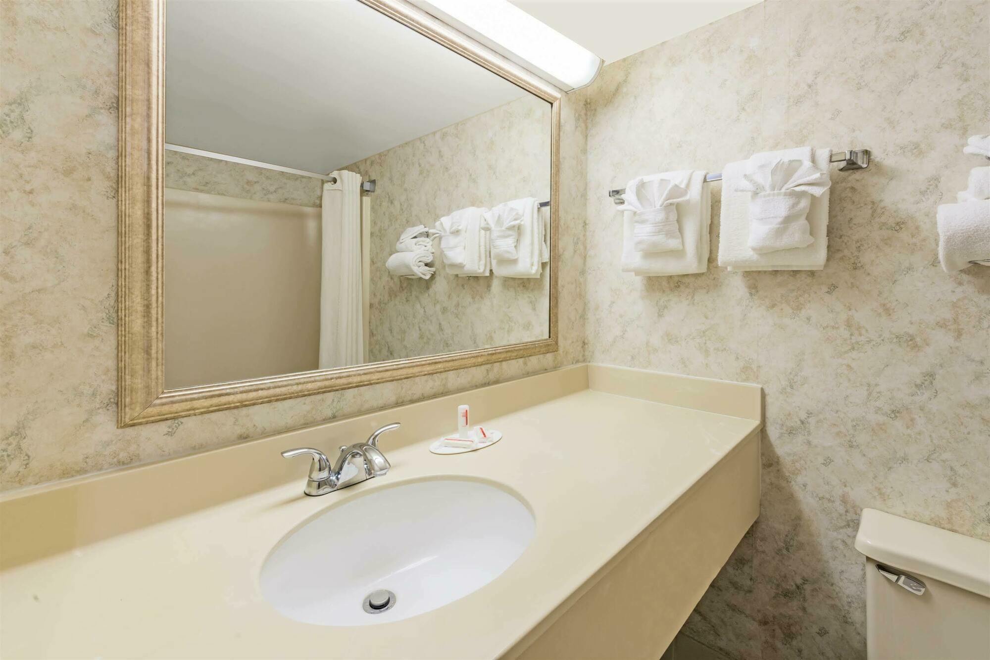 Super 8 By Wyndham Dayton S Area Oh Hotel Miamisburg