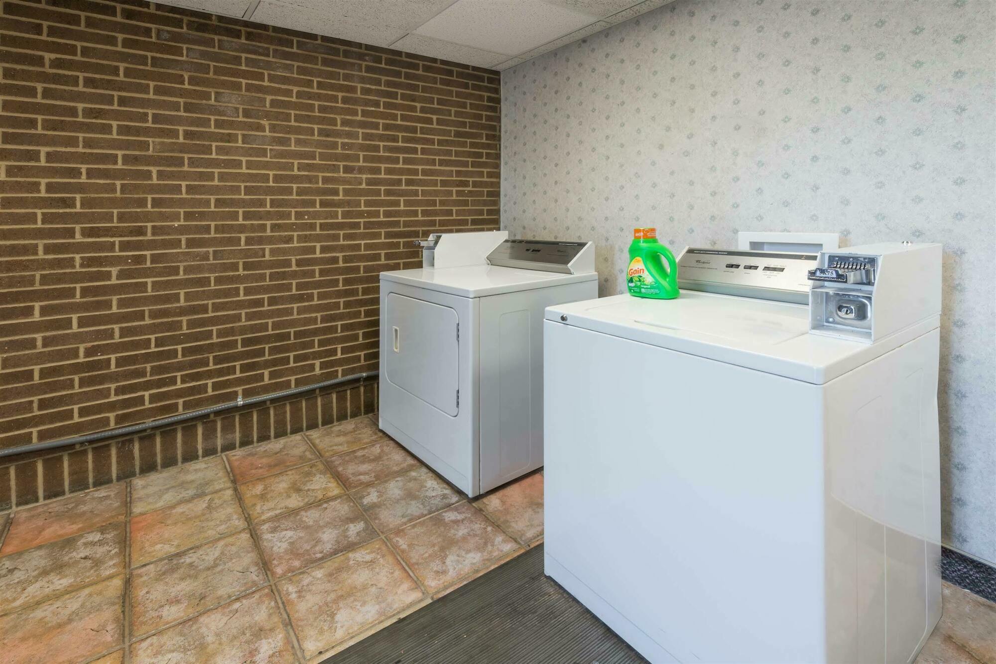 Super 8 By Wyndham Dayton S Area Oh