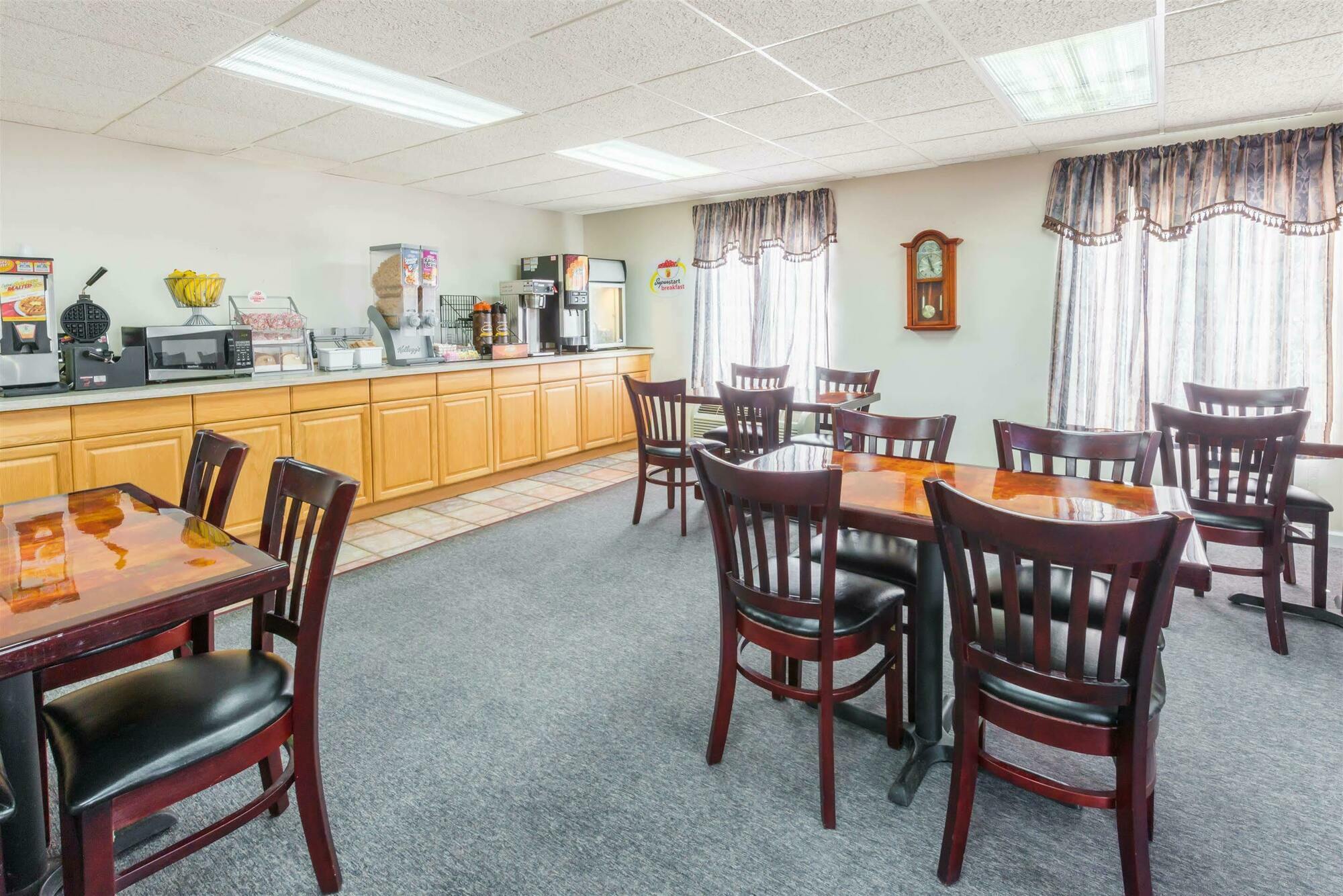 Hotel Super 8 By Wyndham Dayton S Area Oh Miamisburg