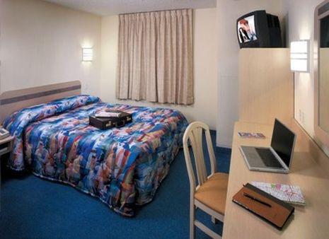 Hotel Super 8 By Wyndham Dayton S Area Oh Miamisburg